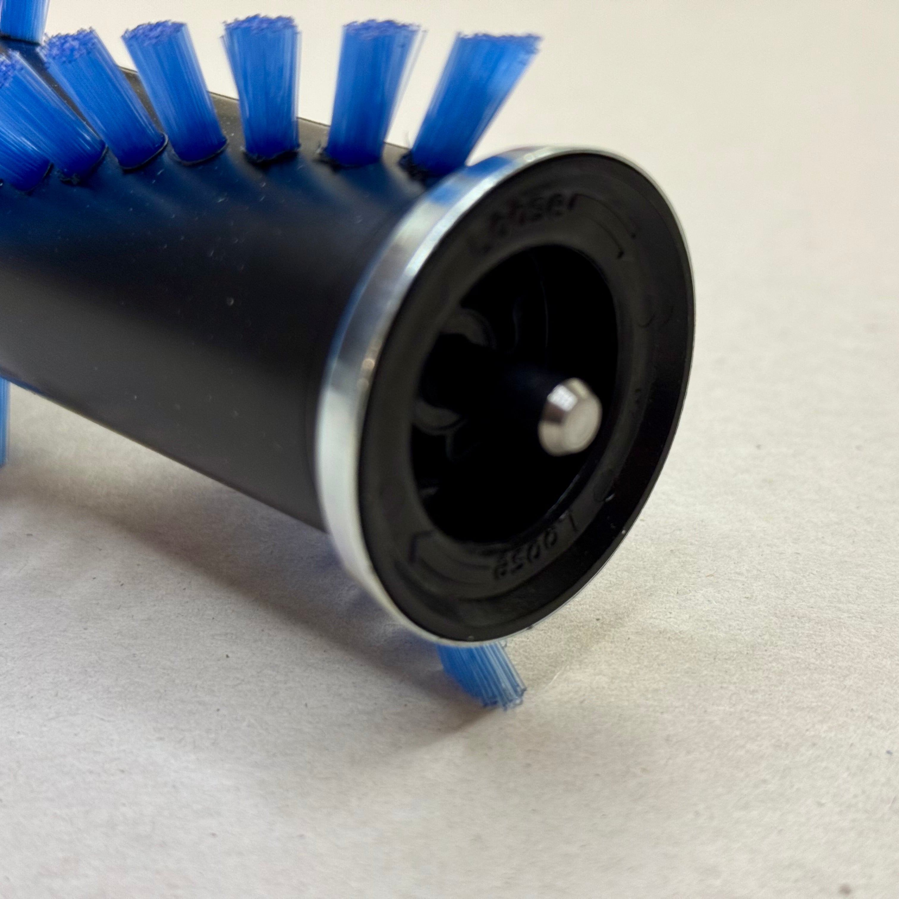 Sebo d4 vacuum brushroll on wood floor