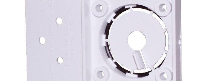 Central Vacuum Plastic Backup Plate for Metal or Plastic Inlets- White – 5568W - Geek Vacuums