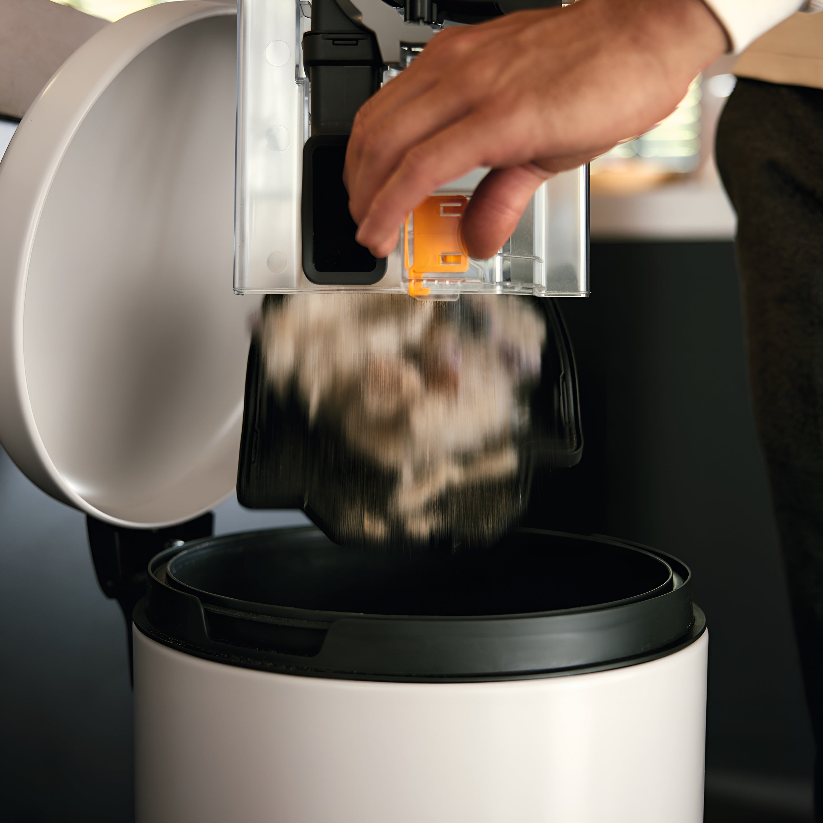 Miele Blizzard CX1 Cat & Dog Bagless Vacuum dust container emptying