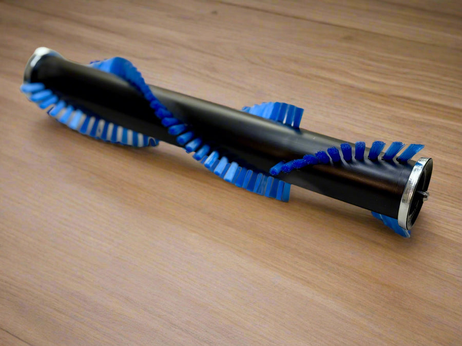 Sebo d4 vacuum brushroll on wood floor 