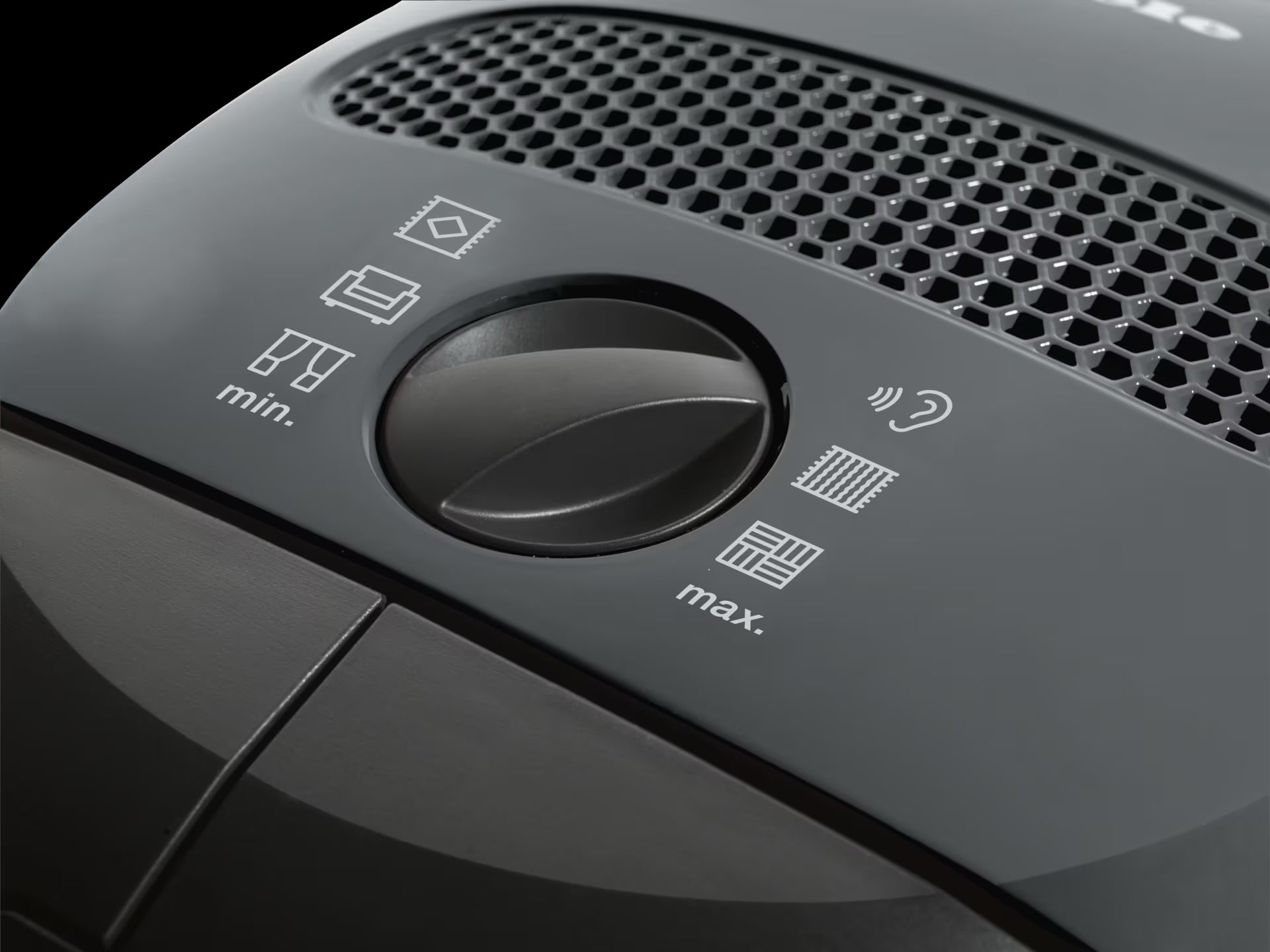 Power selection dial on the Miele Classic C1 Pure Suction.