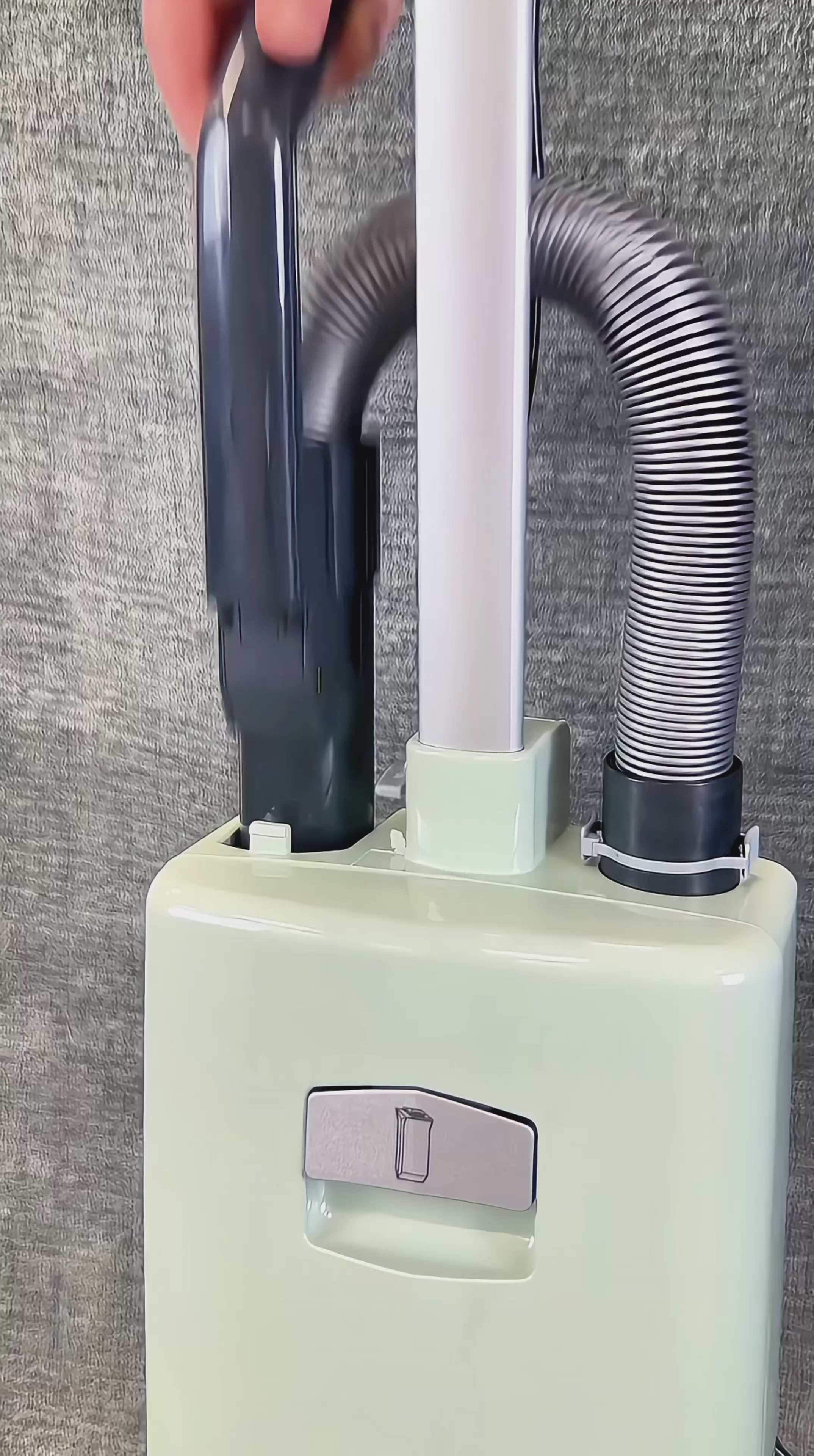 SEBO Automatic X7 Premium upright vacuum features video